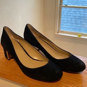 Ann Taylor suede pumps